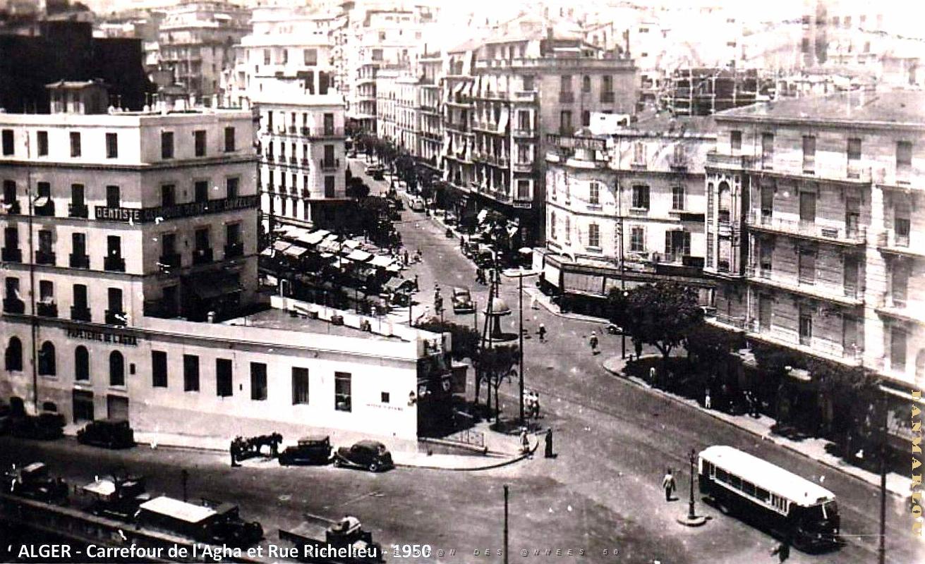 Alger - Carrefour de l'Agha et Rue Richelieu - 1950.jpg